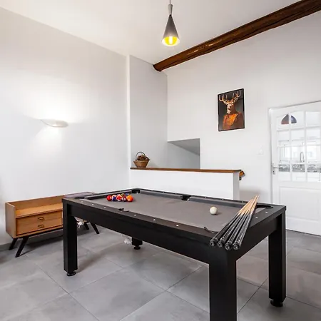 Sweet-ranch Maison Proche Luxembourg, Billard